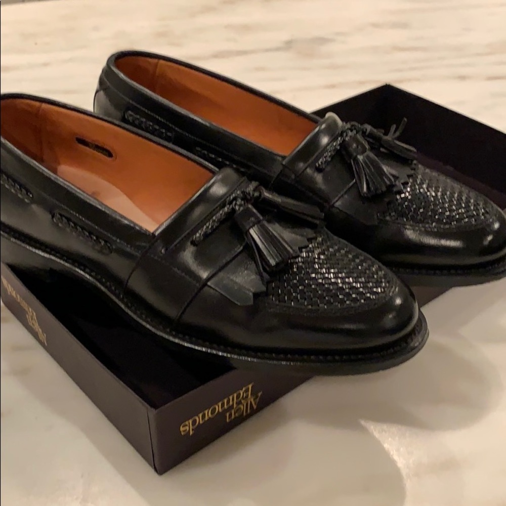 Men’s Allen Edmonds black tassel loafer